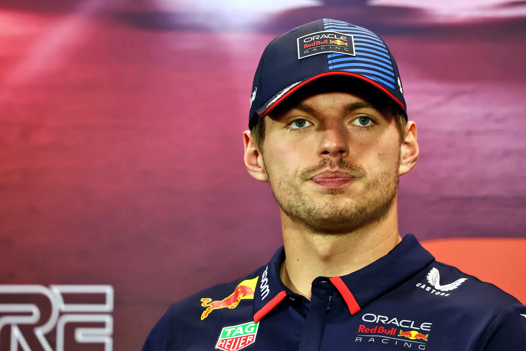 Le pilote de F1 Max Verstappen réagit aux ailes flexibles de McLaren