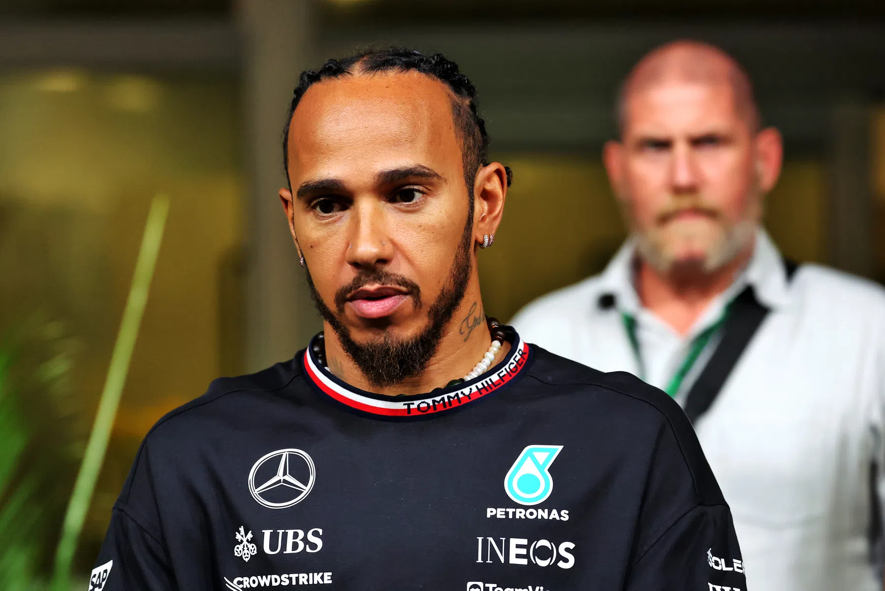 Lewis Hamilton enfadado con el presidente de la FIA Ben Sulayem tras un elemento racista