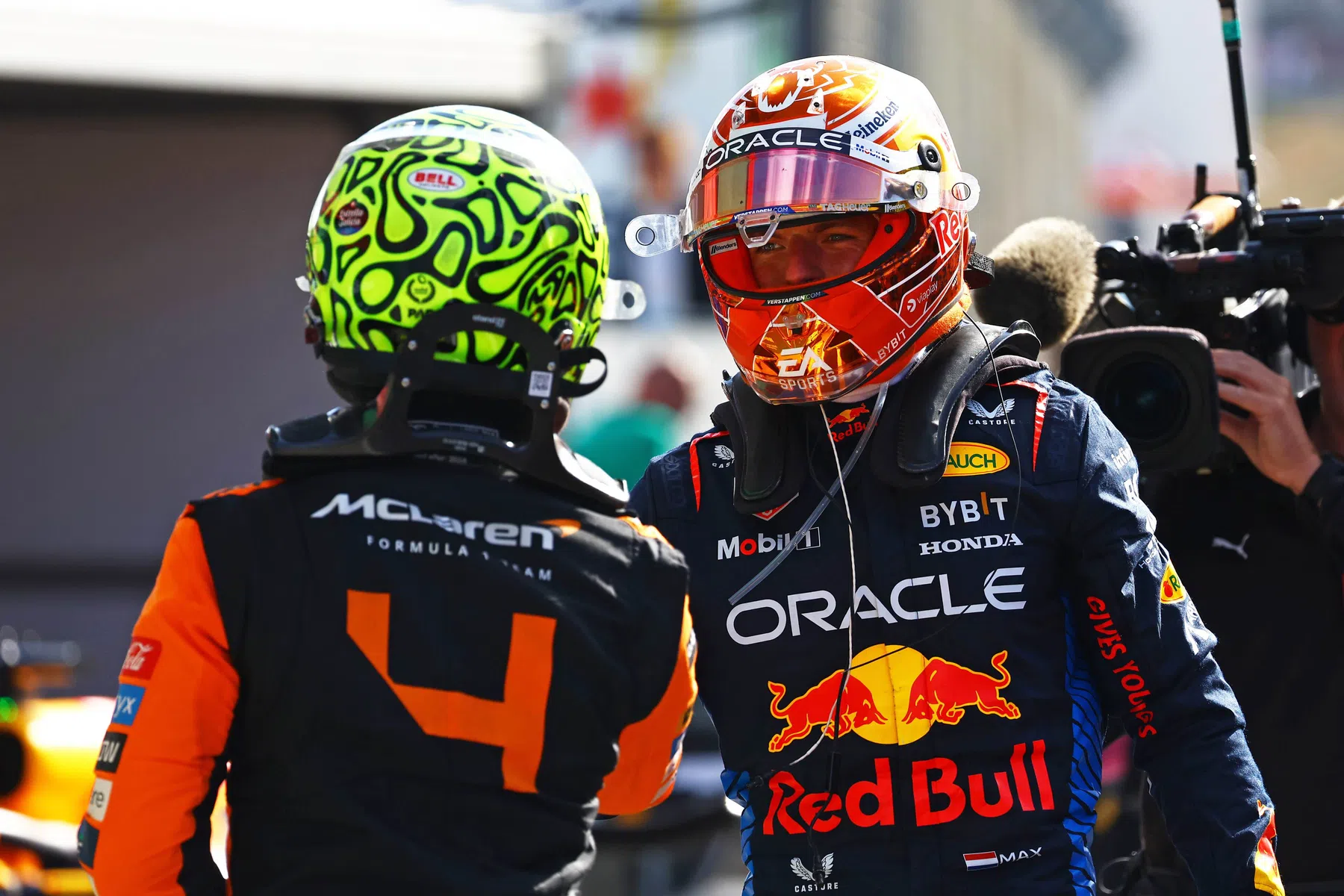 Max Verstappen reageert in green room op incident Lando Norris