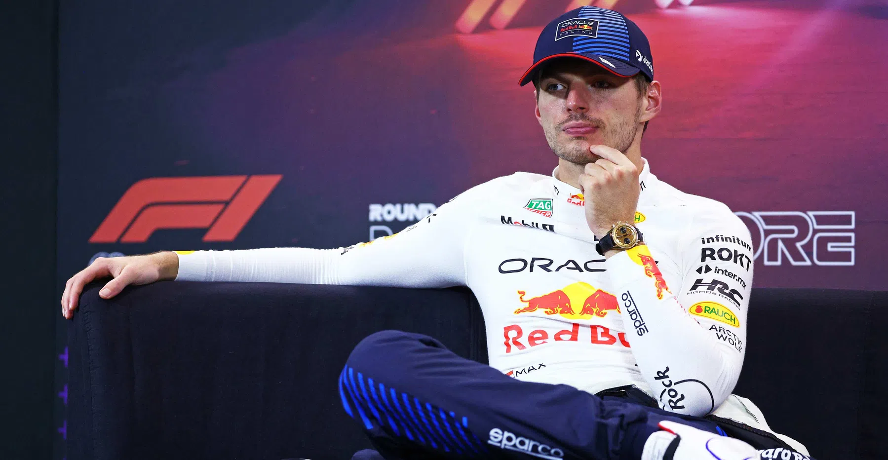 Max Verstappen zegt opnieuw weinig in FIA persconferentie GP Singapore