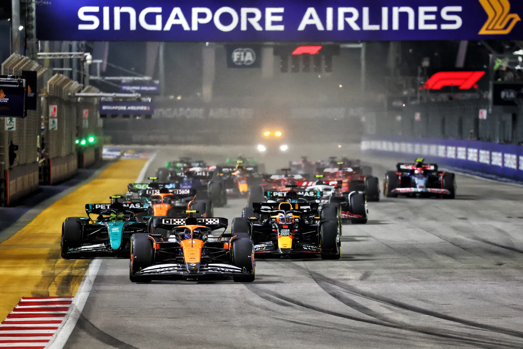 Lando Norris bat Max Verstappen lors du Grand Prix de Singapour 2024