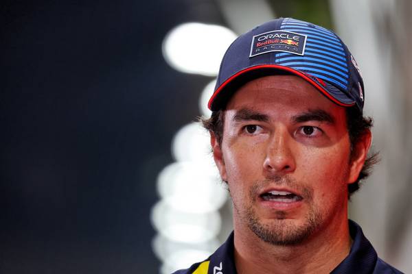 F1 Sergio Perez risponde alle voci di ritiro sui social media