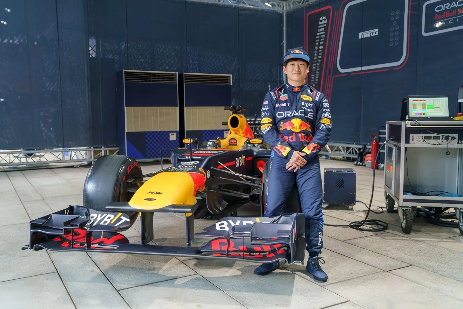 tsunoda realiza showrun em taiwan com a red bull racing