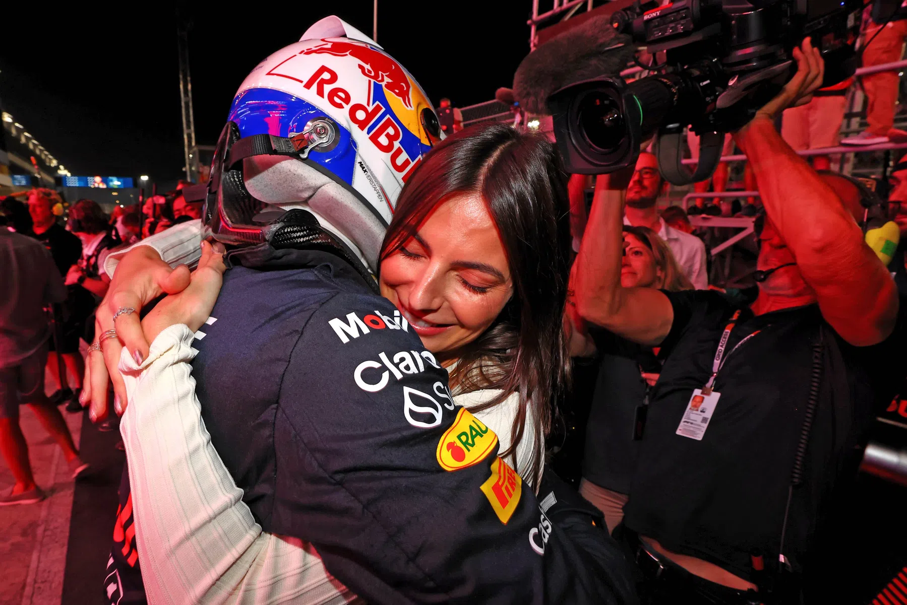 Kelly Piquet condivide le foto su Instagram per il compleanno di Max Verstappen