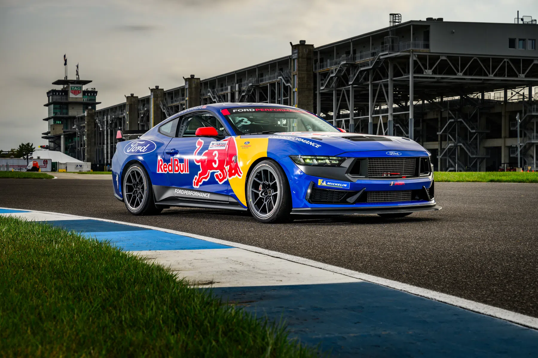 Red Bull Ford Academy verlengt samenwerking Chloe Chambers voor 2025