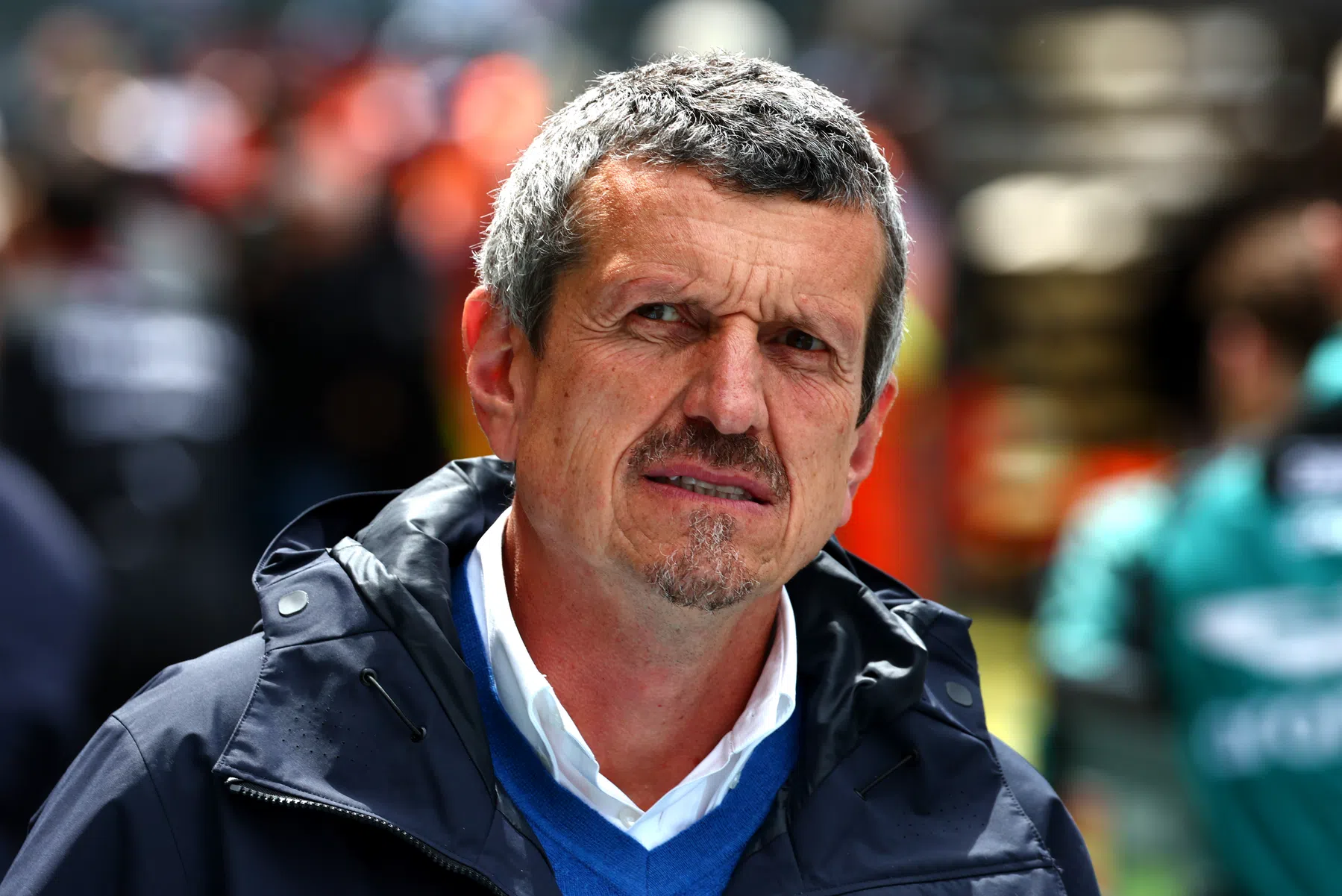 Rezension von Günther Steiner Buch ungefiltert über 10 Jahre in der F1