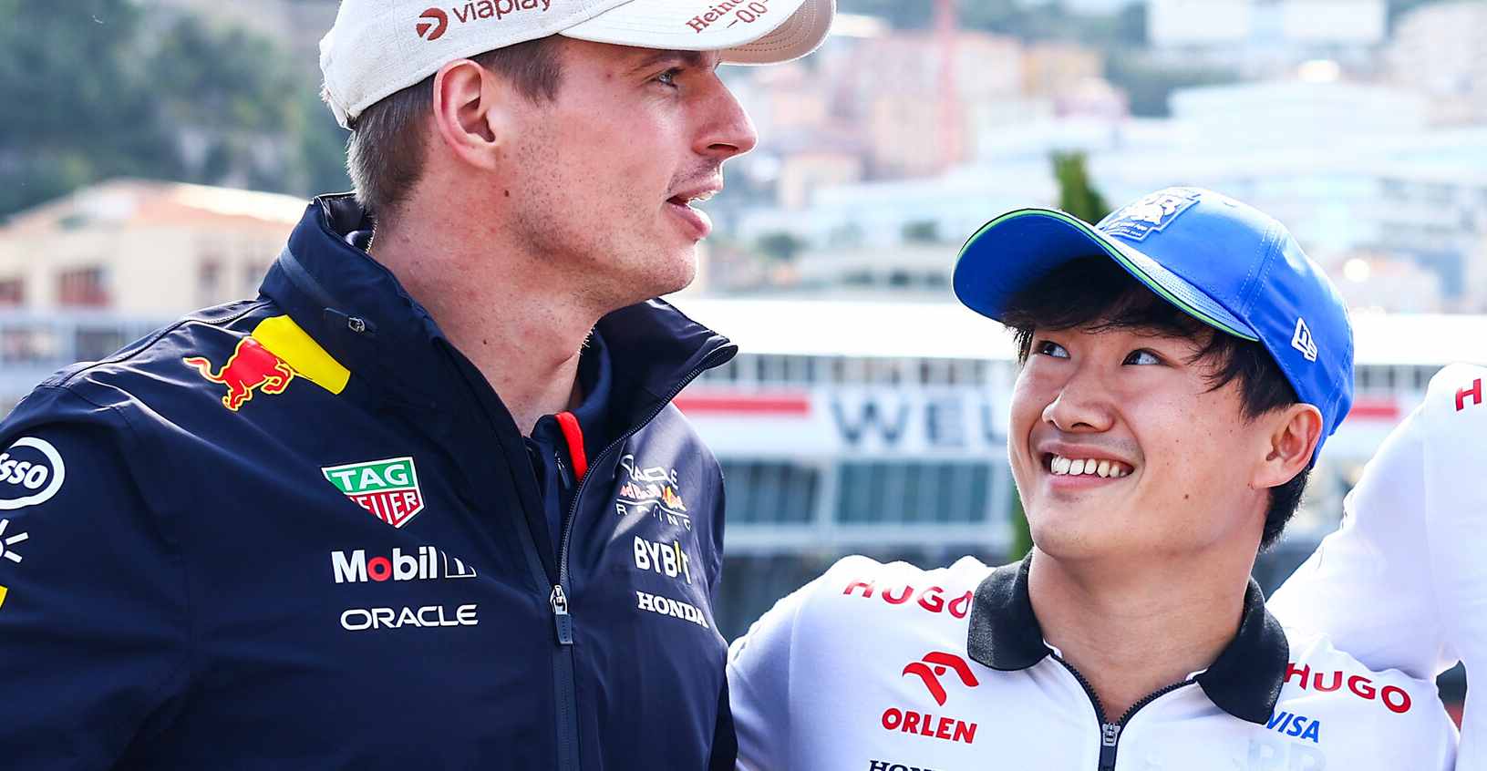 Max Verstappen e Yuki Tsunoda forse compagni di squadra alla Red Bull nel 2025