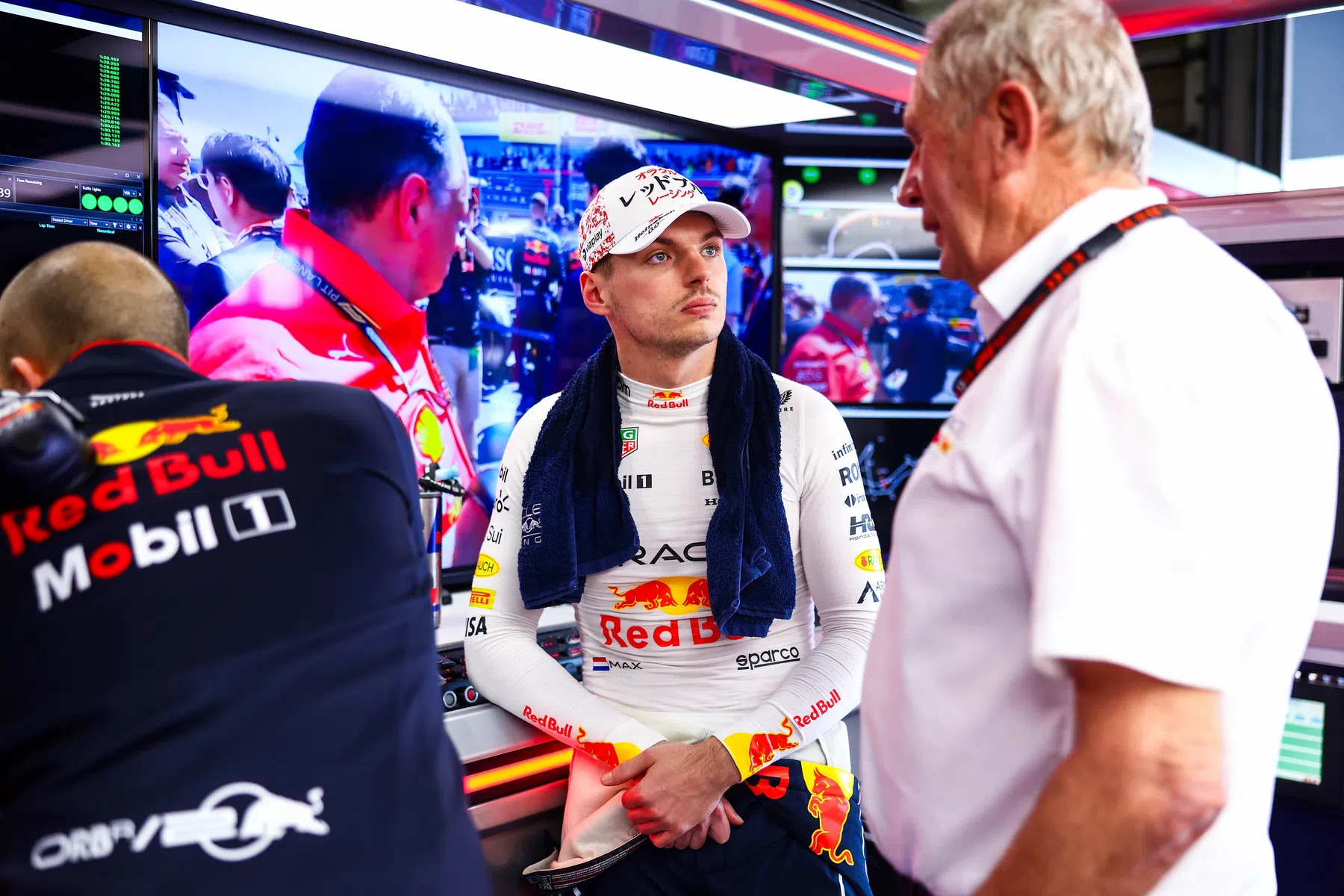 Helmut Marko reitera: Max Verstappen pode deixar a Red Bull devido a cláusulas