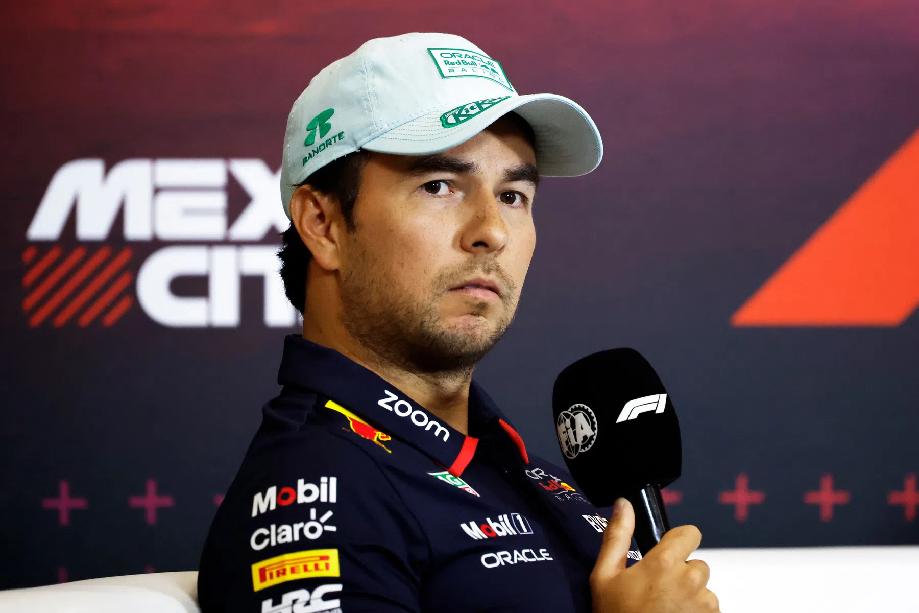 Sergio Pérez no cree que haya comisarios permanentes en todas las carreras de F1