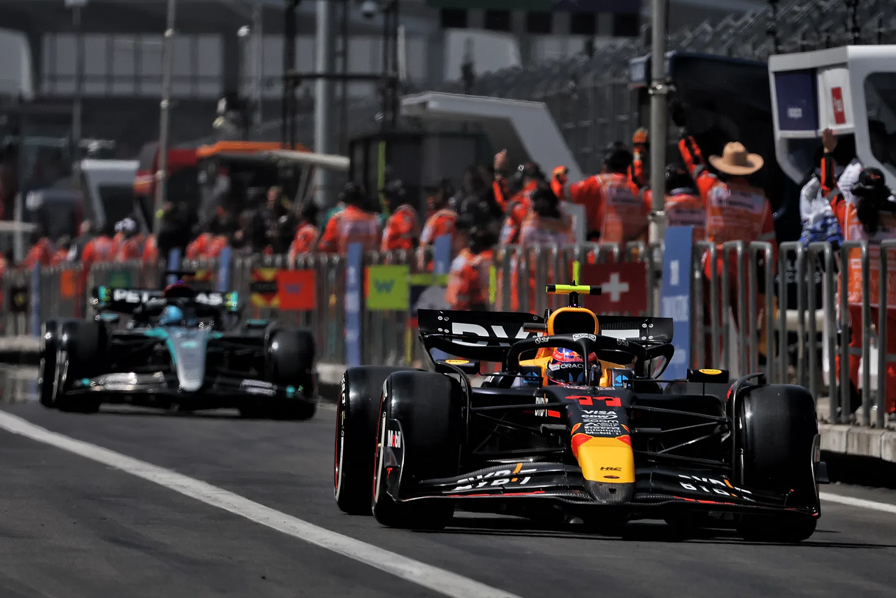 Red flag in FP1 Mexico Grand Prix