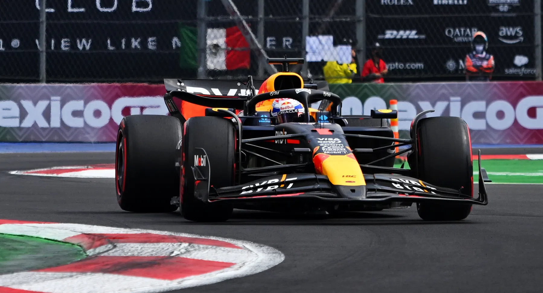 Verstappen klopt Norris in de kwalificatie, pole position voor Sainz