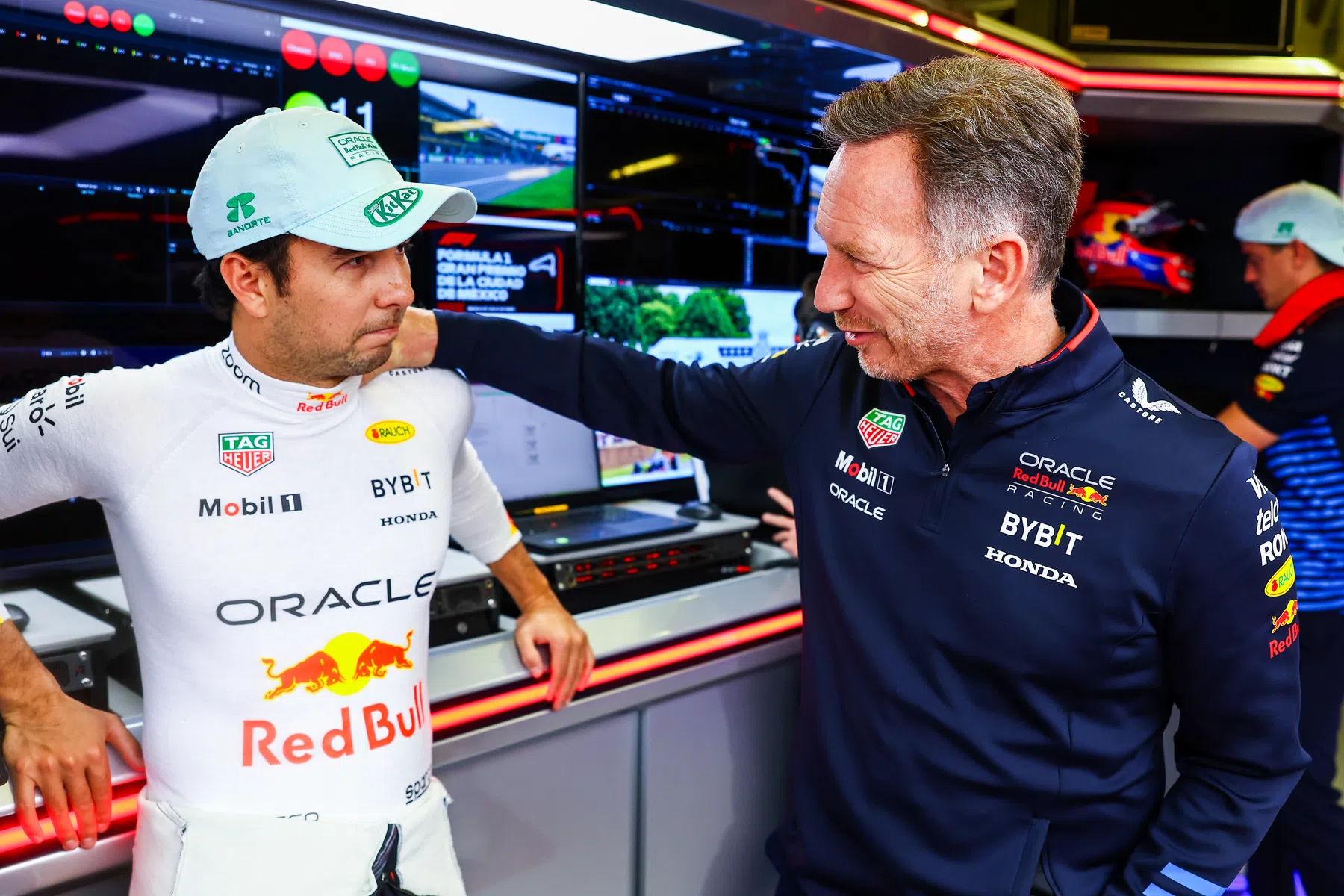 Christian Horner acknowledges trouble with Sergio Perez