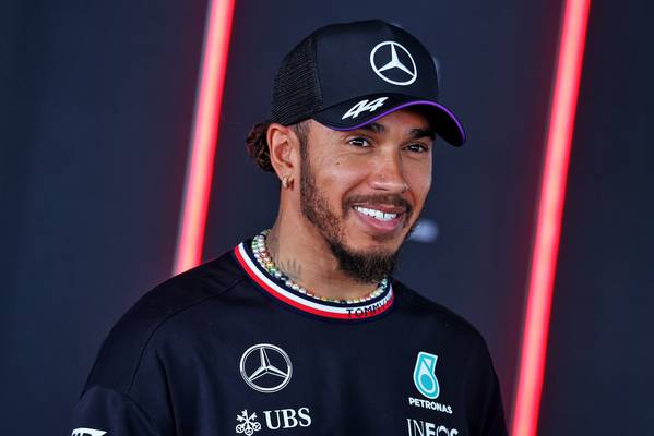 Did Hamilton bet on the correct (prancing) horse again?