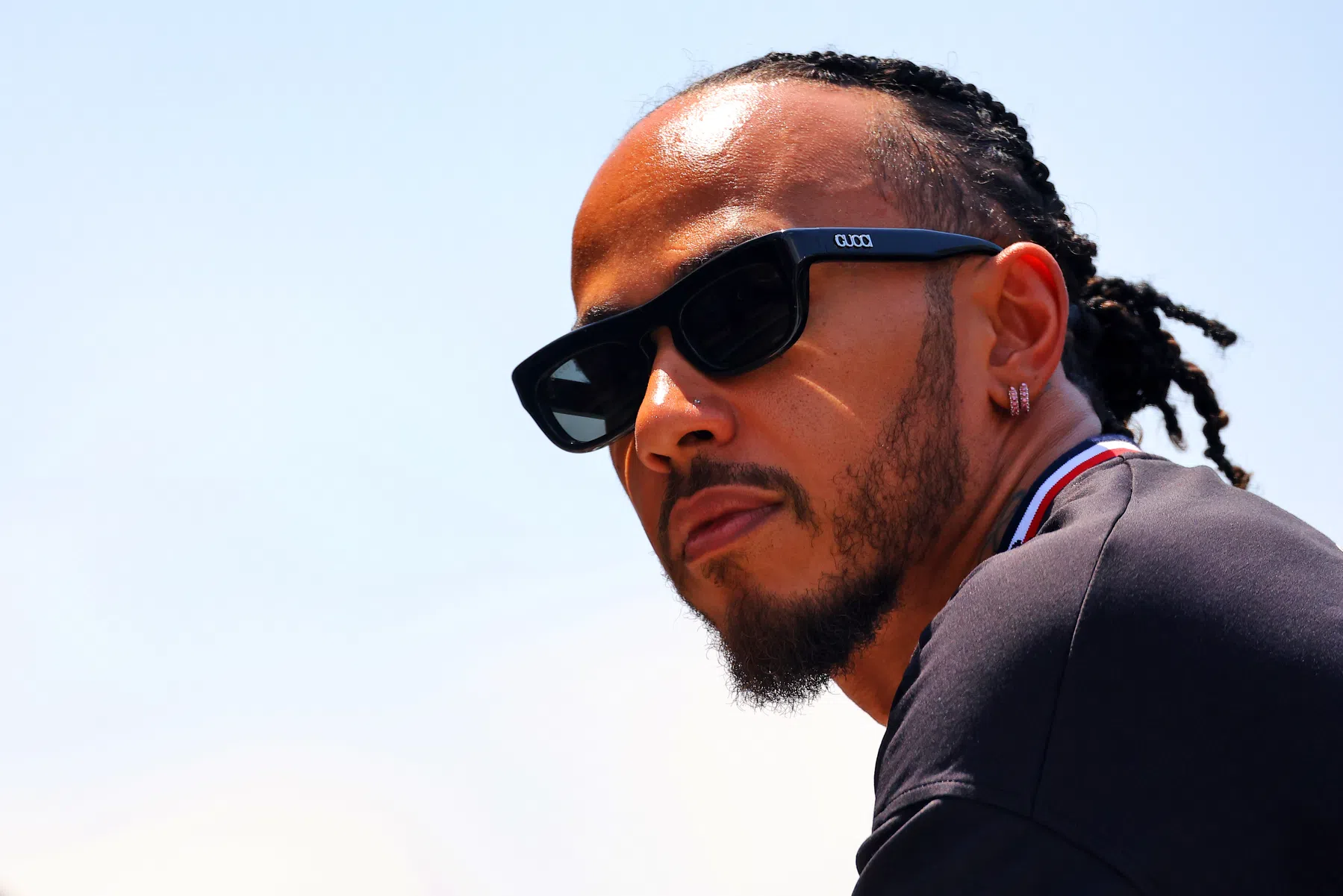 Lewis Hamilton envía un alarmante mensaje de radio en Brasil sobre su dolor