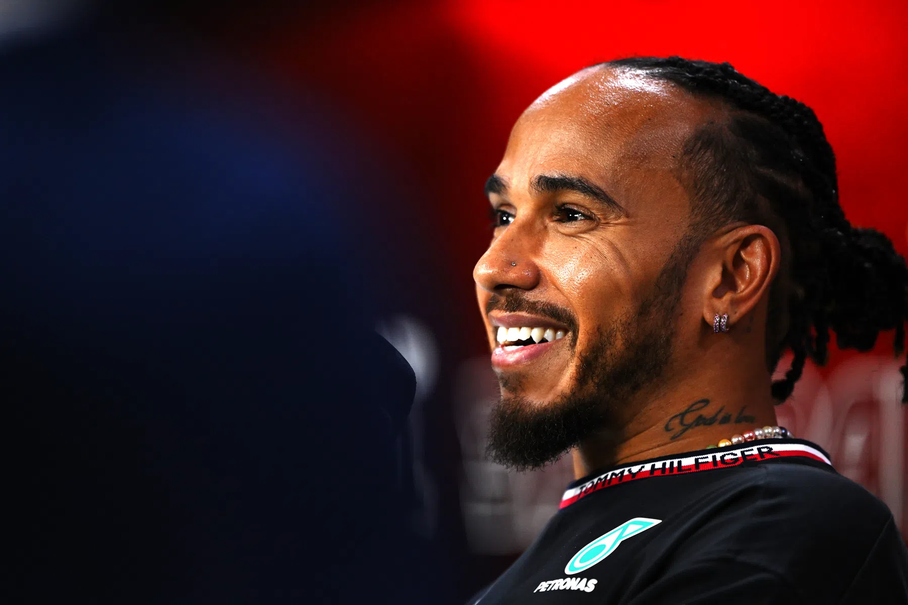 Lewis Hamilton neckt Domenicali, nachdem das Qualifying in Brasilien verschoben wurde