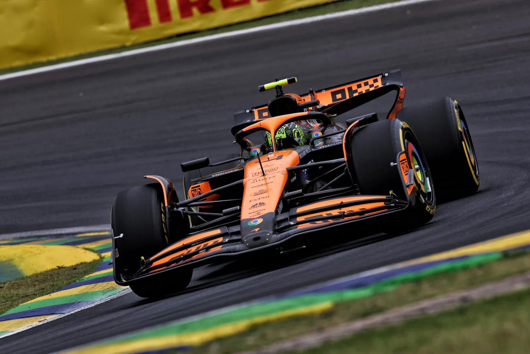 Lando Norris gagne la course de vitesse au Brésil après les ordres de l'équipe McLaren