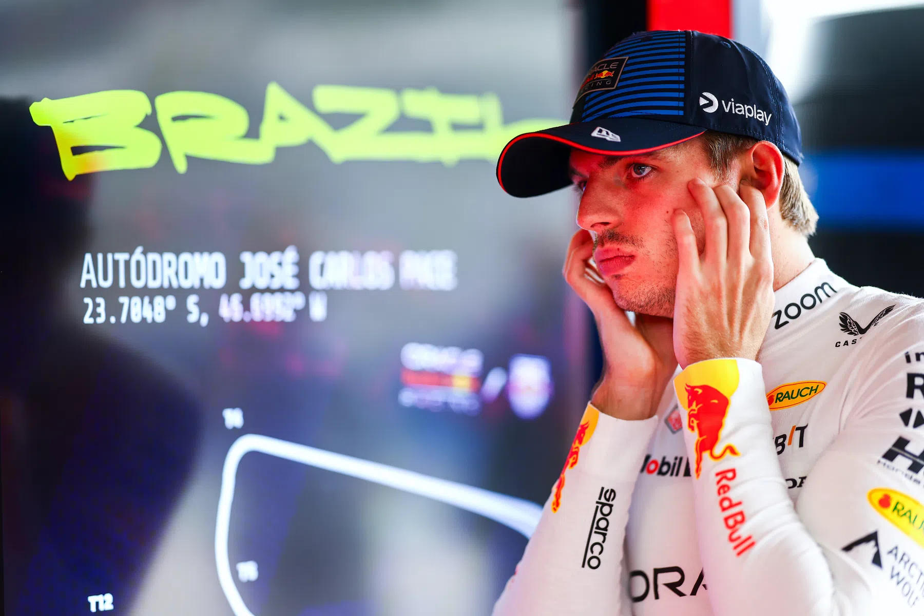 Internet reageert woedend na tijdstraf Max Verstappen