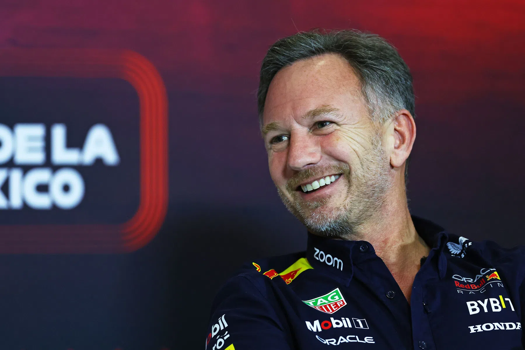 Christian Horner kan zijn geluk niet op door overwinning Verstappen