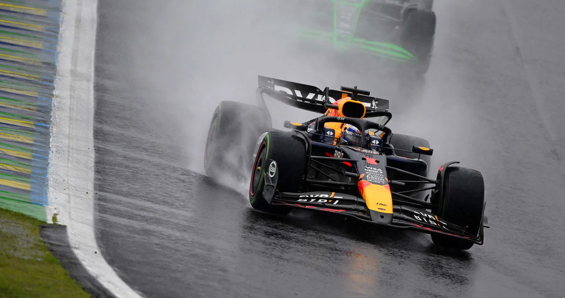 Max Verstappen naar de leiding tijdens GP Brazilië, Lando Norris P7