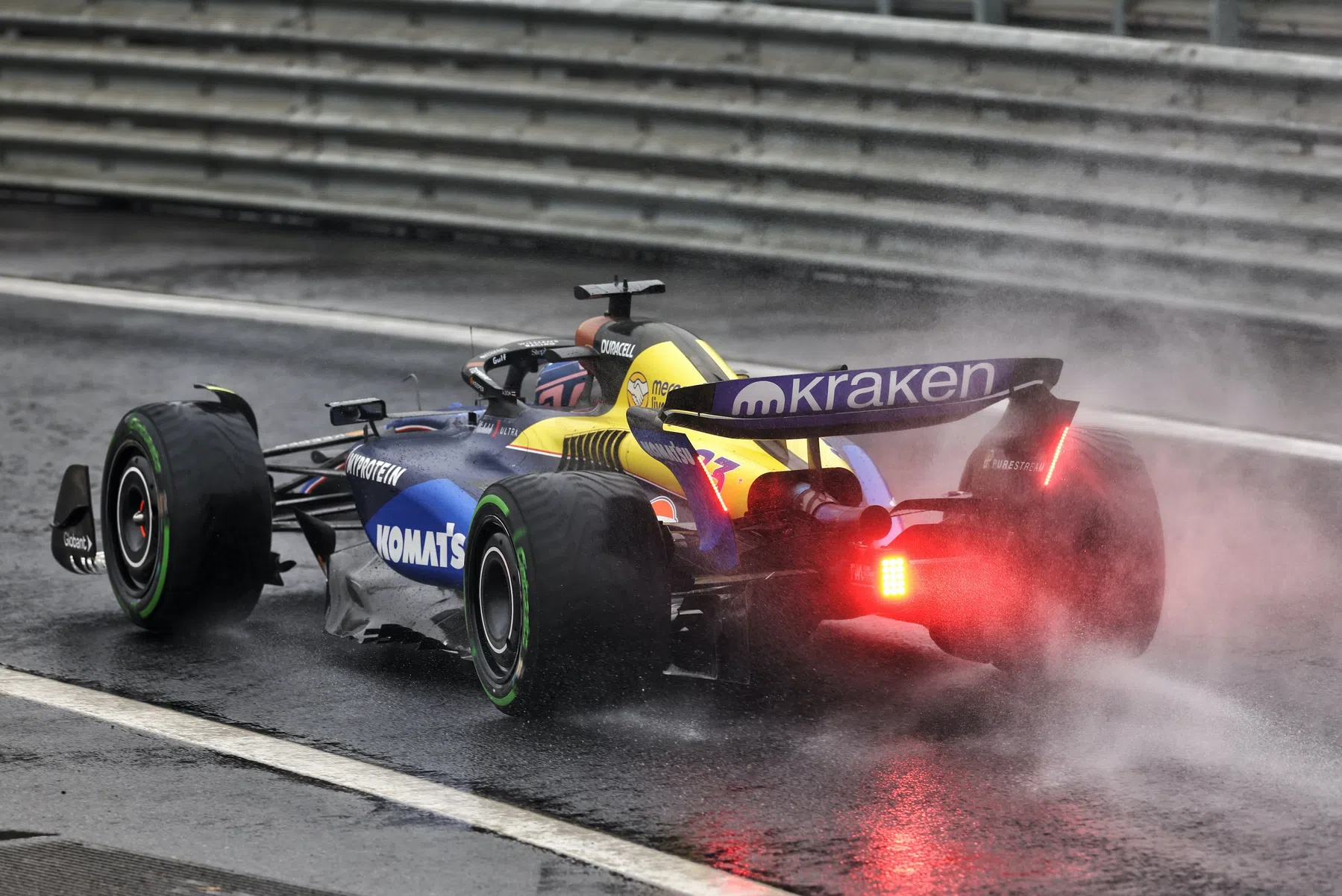 Williams coureur Albon reactie na crash F1 Interlagos