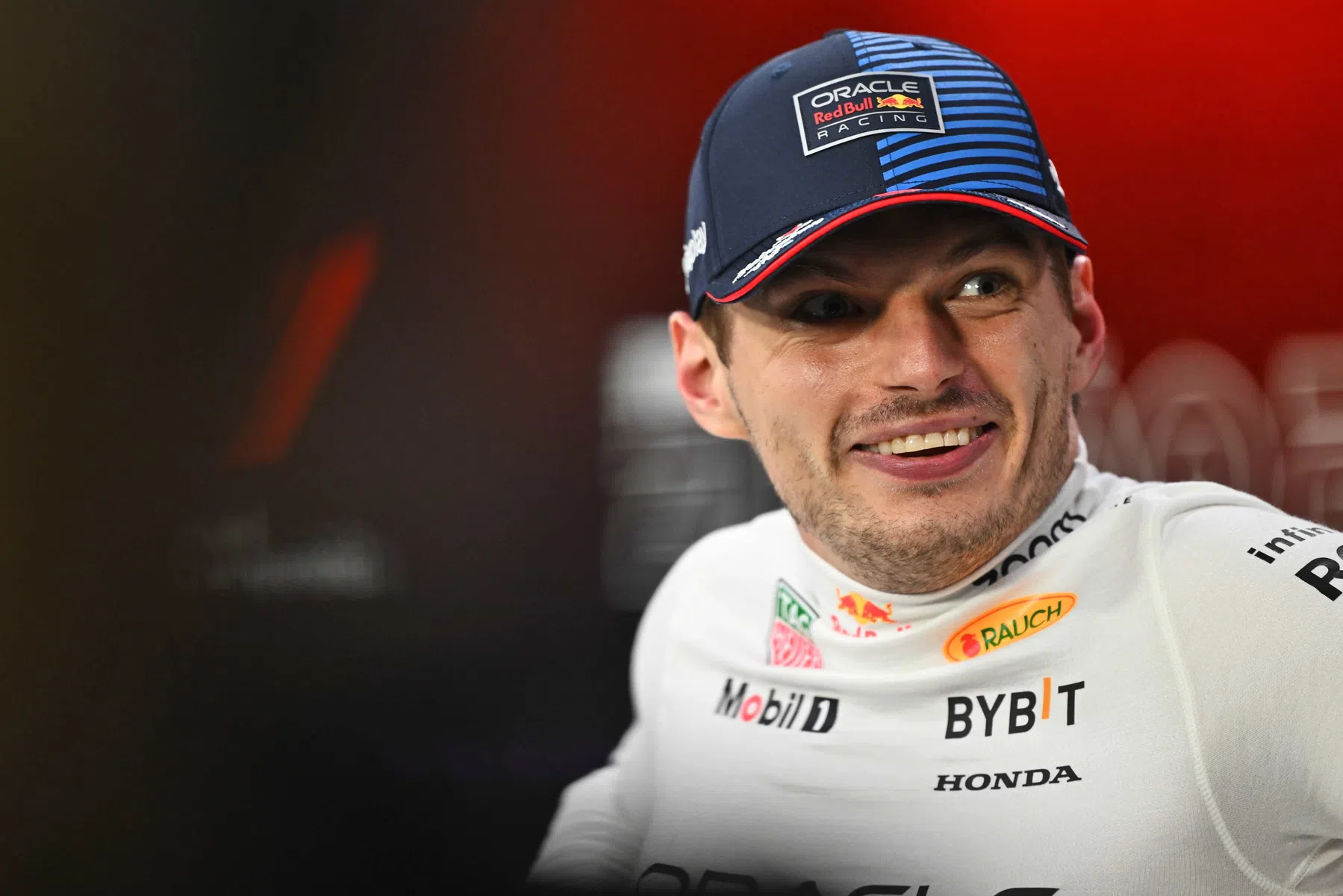 Max Verstappen verraste door ineens mee te doen aan charity simrace