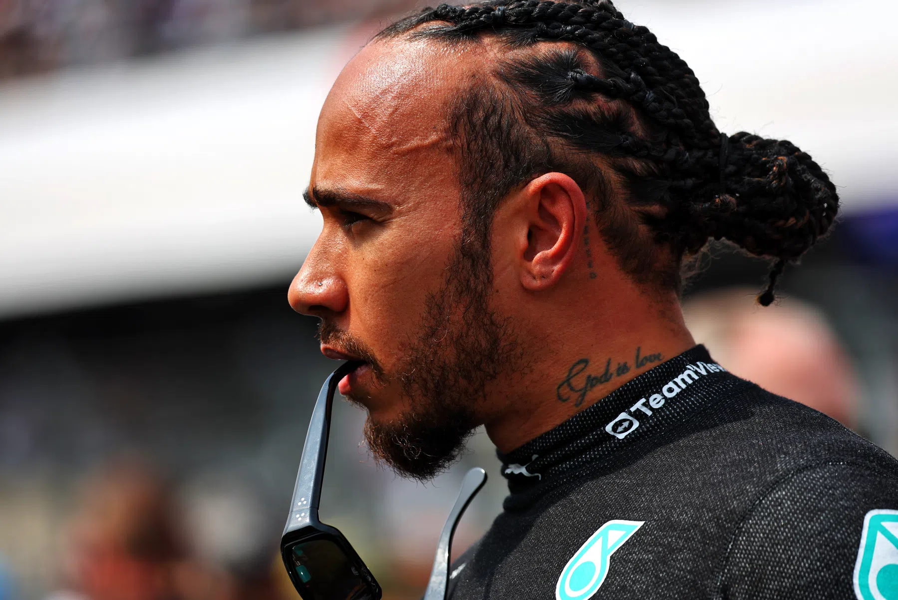 Lewis Hamilton noemt prestaties Mercedes onacceptabel