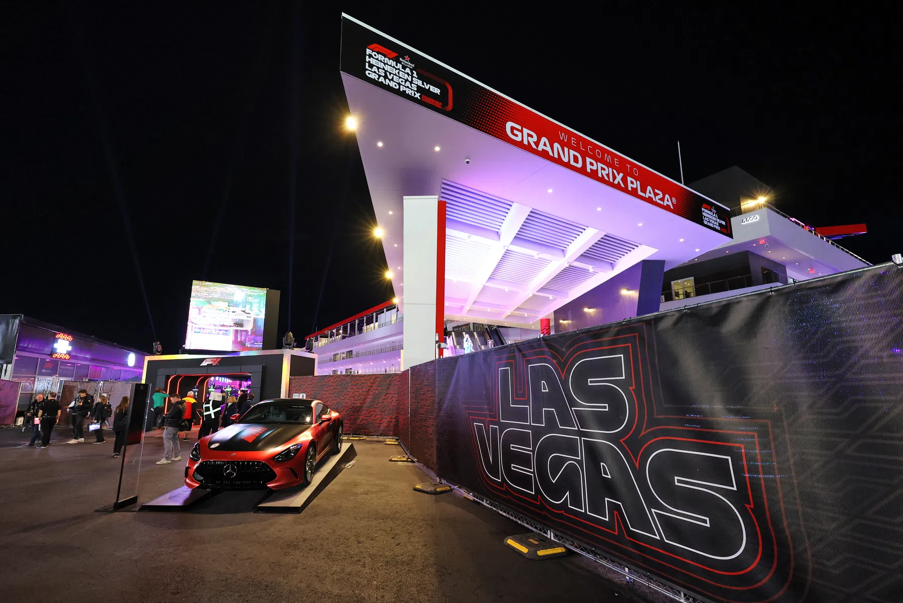 F1 Live | Follow FP1 for the Las Vegas GP 