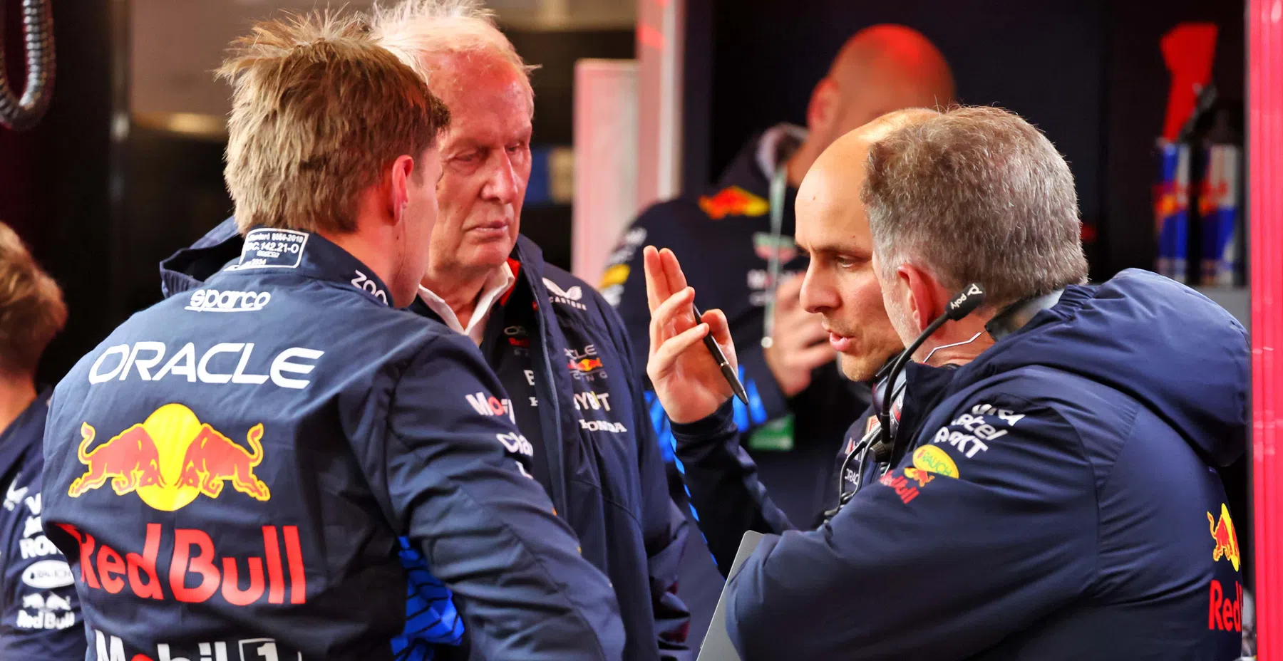 Helmut Marko niet overtuigd door tempo Mercedes in Las Vegas