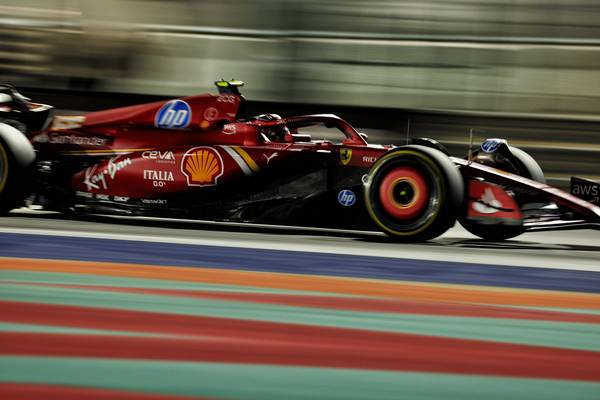 Ferrari sprint qualification Qatar Leclerc Sainz bataille contre McLaren