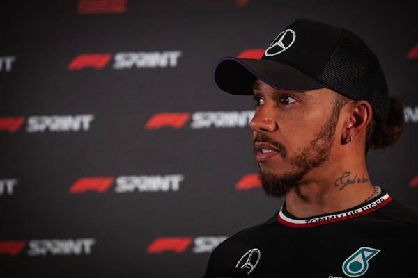 La clasificación del Sprint de Qatar decepciona a Lewis Hamilton