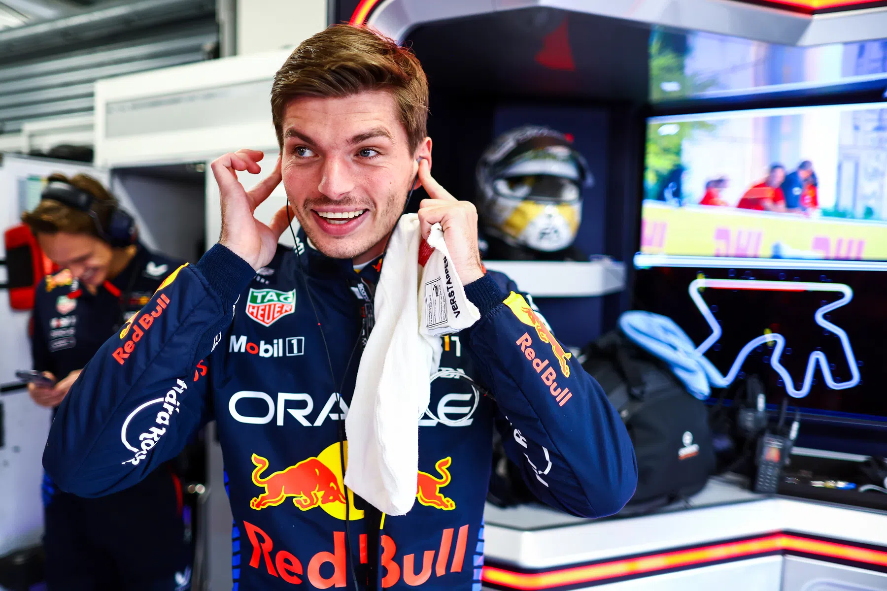 verstappen will bei red bull bleiben und lobt die beziehung zu horner