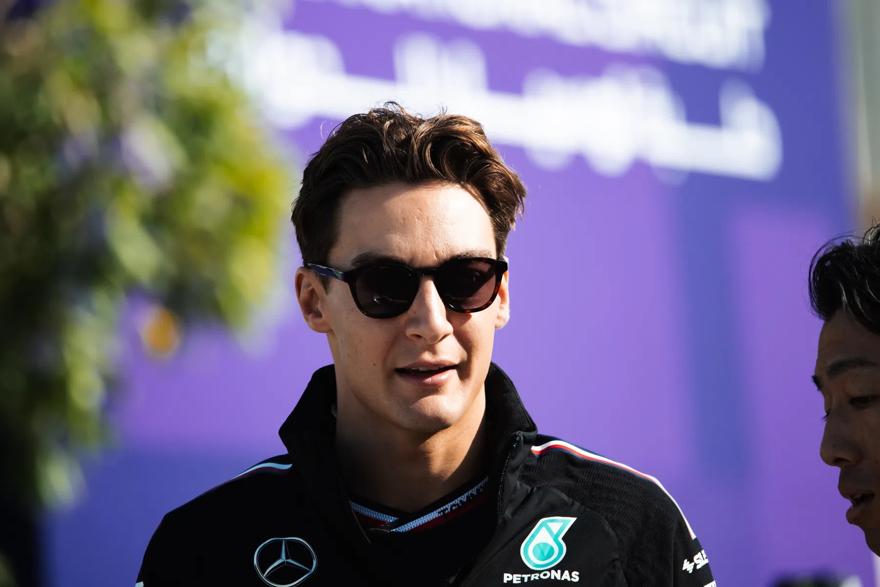 George Russell Spezialhelm für Lewis Hamiltons letztes Rennen mit Mercedes