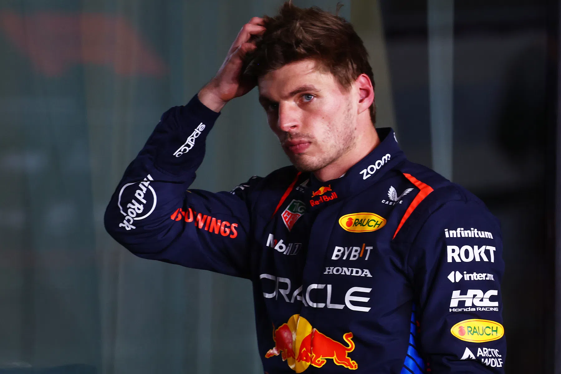 max verstappen rekent af met britse pers: niet iedereen de vijand