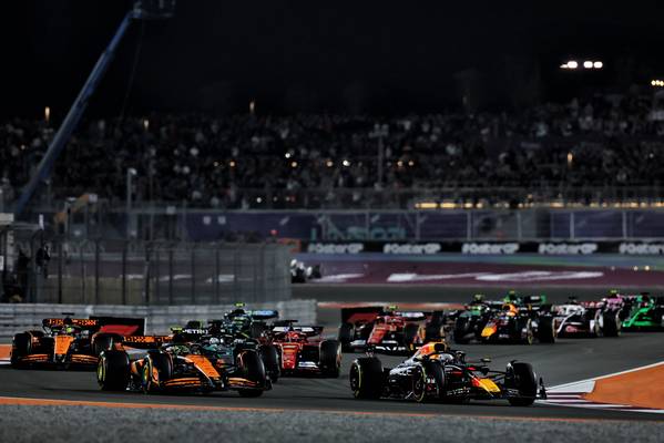 Verstappen takes the lead, Safety Car already out after Lap 1 in Qatar