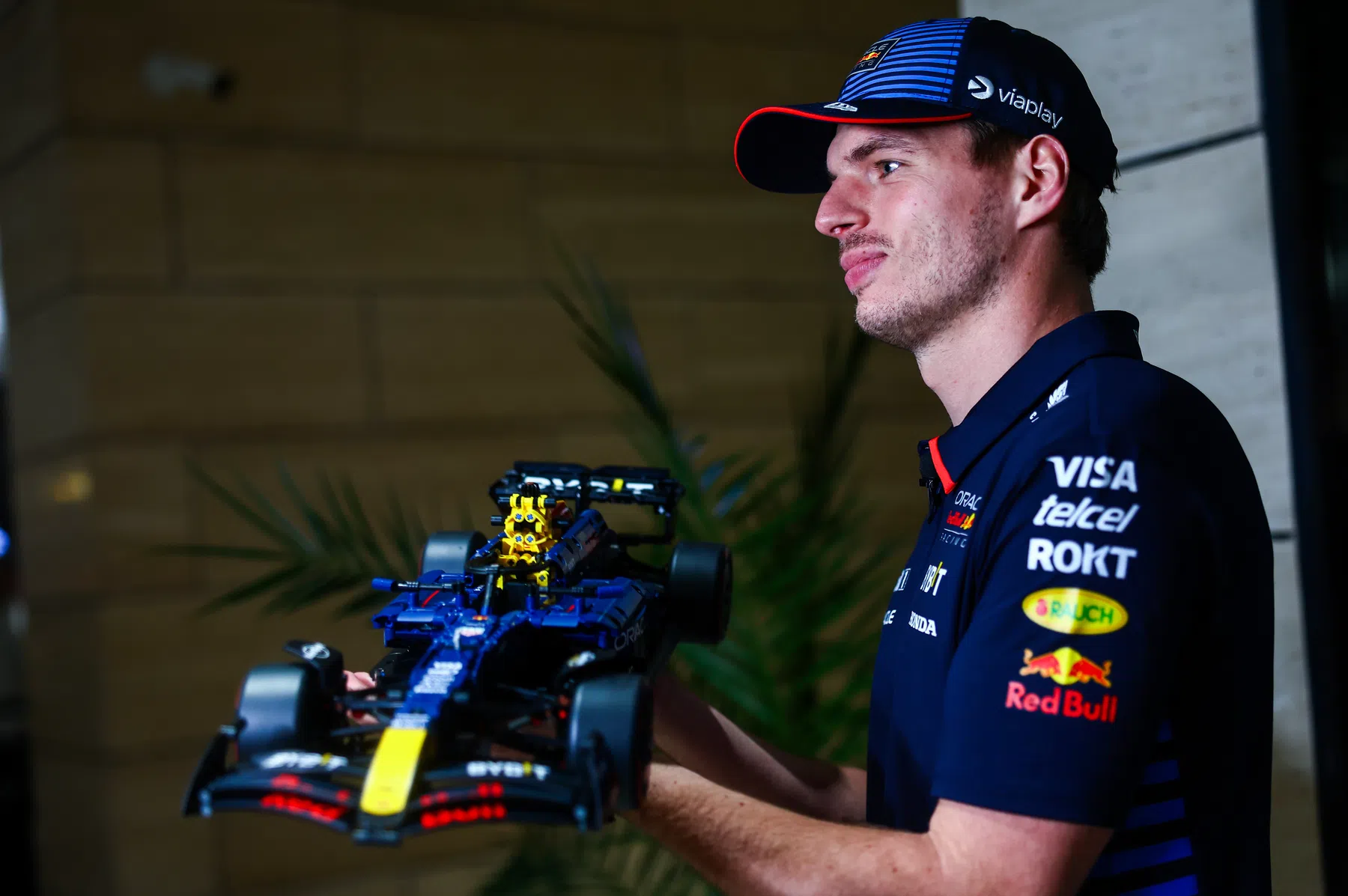 Red Bull Racing en LEGO  onthullen RB20 pakket 