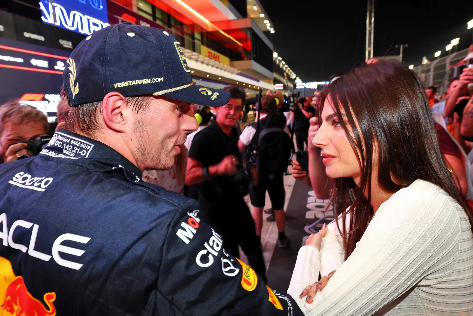 Max Verstappen e Kelly Piquet estão esperando seu primeiro filho