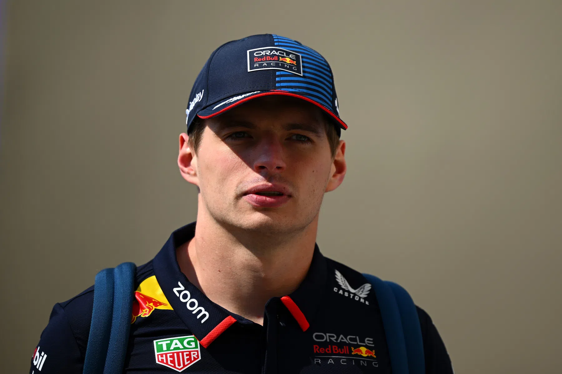 Max Verstappen presta serviço comunitário em Ruanda