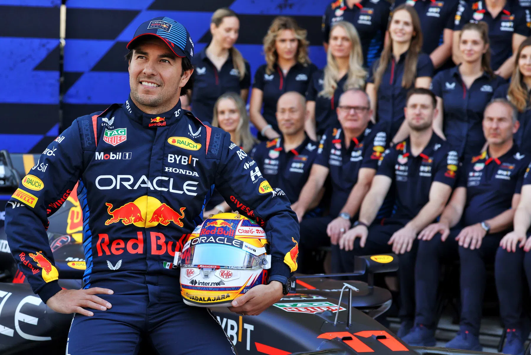 Sergio Perez bleibt durch neue Sponsoren Teamkollege von Max Verstappen'.