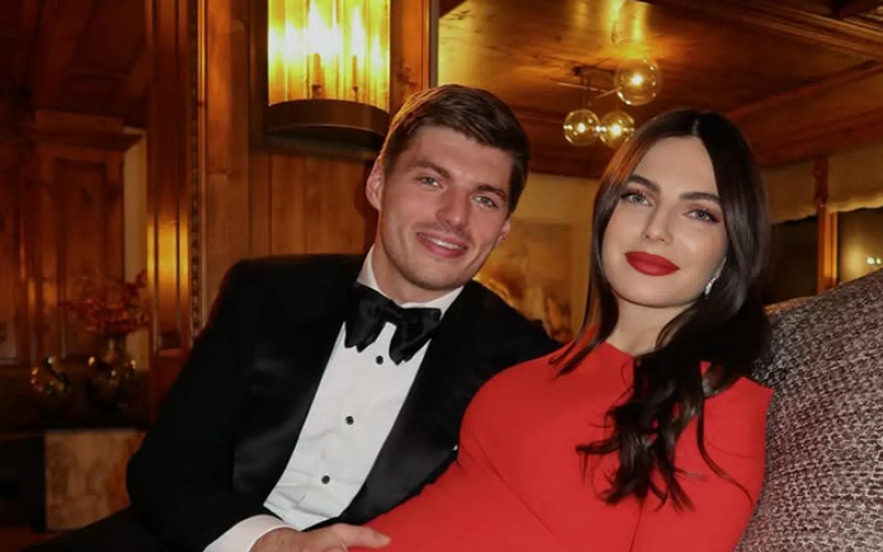 Verstappen pubblica una splendida foto di Natale con Kelly Piquet incinta