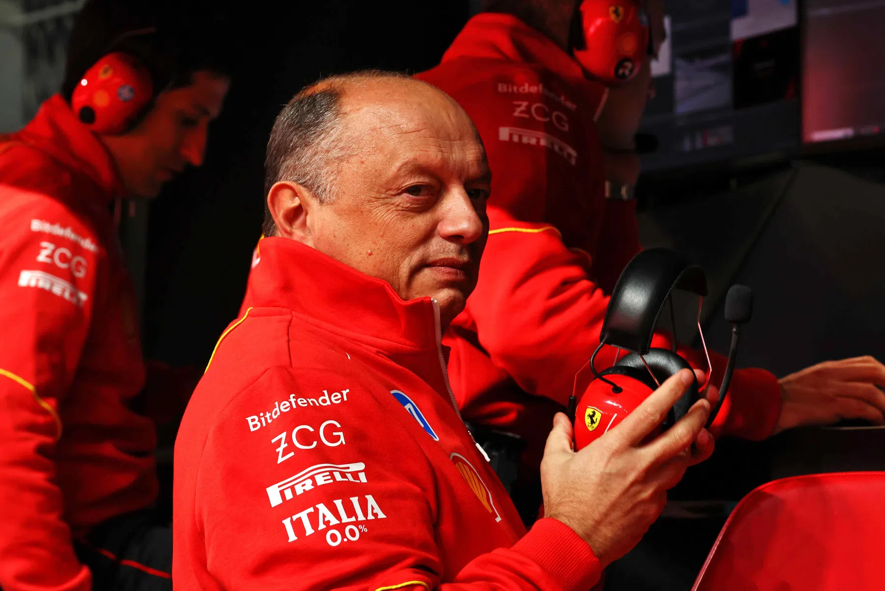 Vasseur não está preocupado com a batalha entre Hamilton e Leclerc na Ferrari