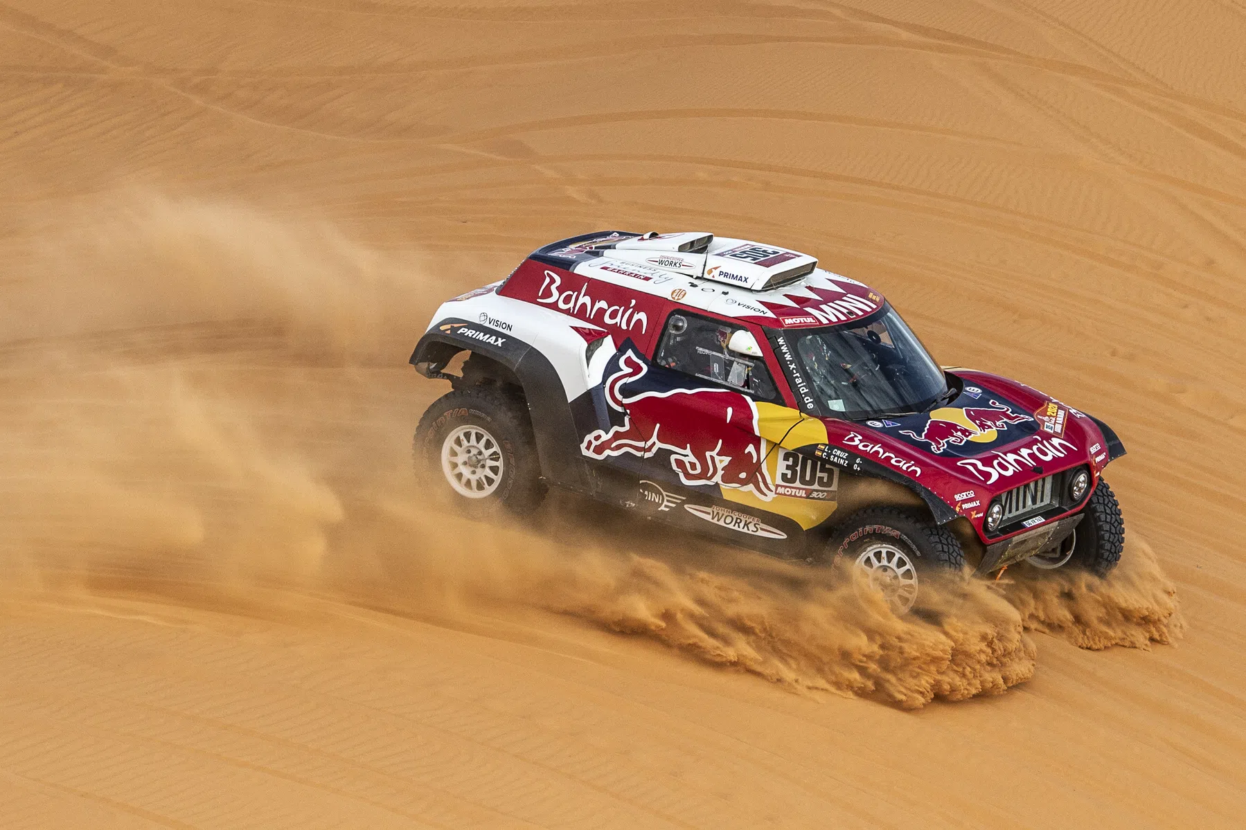 Carlos Sainz se renverse lors du Rallye Dakar 2025