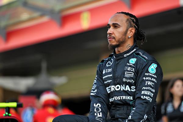 Lewis Hamilton souhaite un anniversaire spécial pour ses 40 ans Ferrari Mercedes