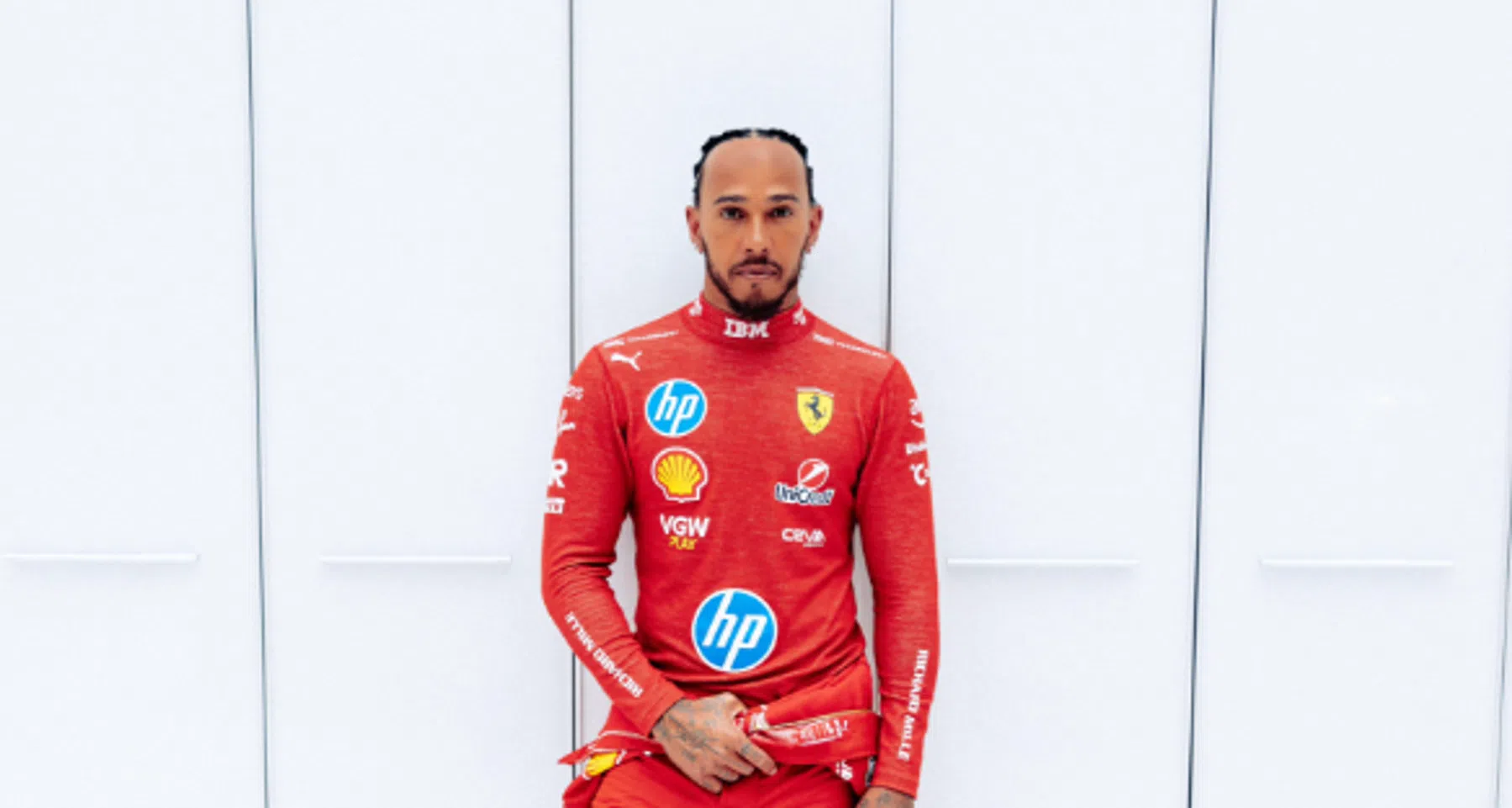 análisis sobre las expectativas de lewis hamilton en ferrari por los aficionados italianos