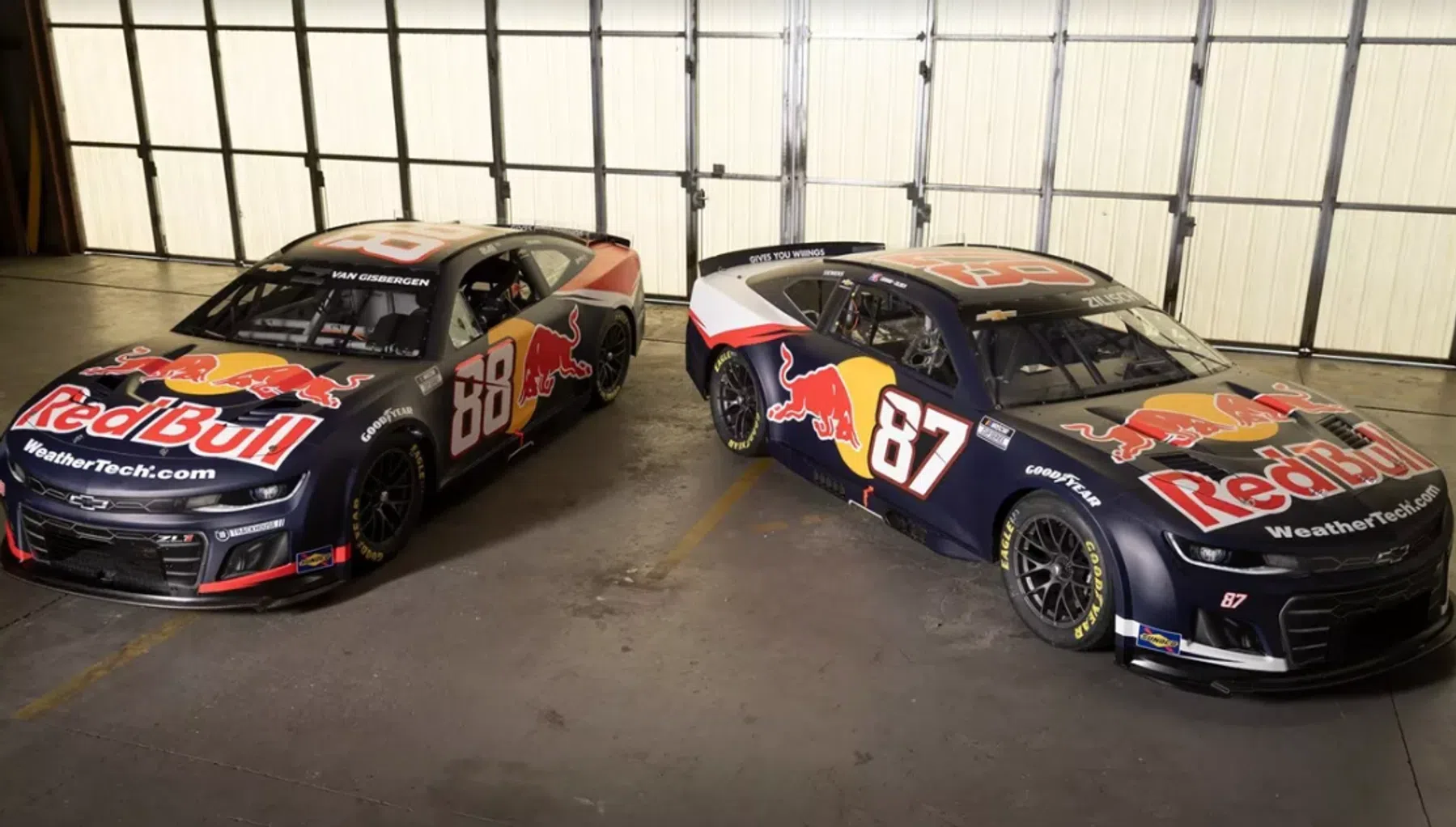 Red Bull faz parceria com Pitbull e entra na NASCAR