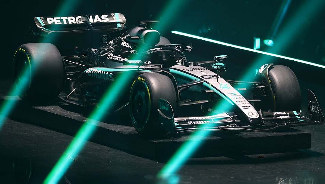 Mercedes toont nieuw kleurenschema voor W16 in aanloop naar 2025