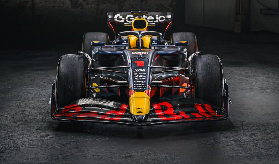 RB21 onthuld: dit is de nieuwe auto van Max Verstappen in 2025