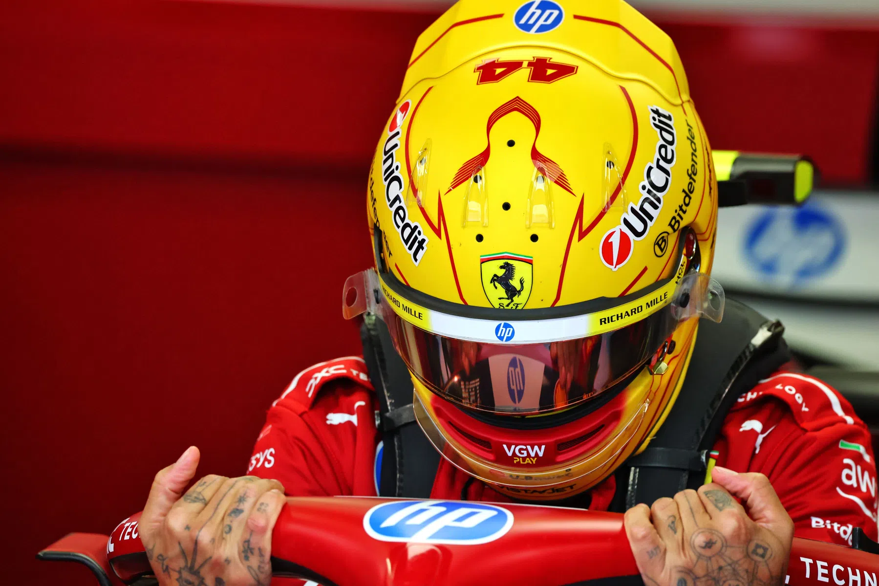 Teams teilen Filmmaterial vom F1-Wintertest in Bahrain mit Lewis Hamilton