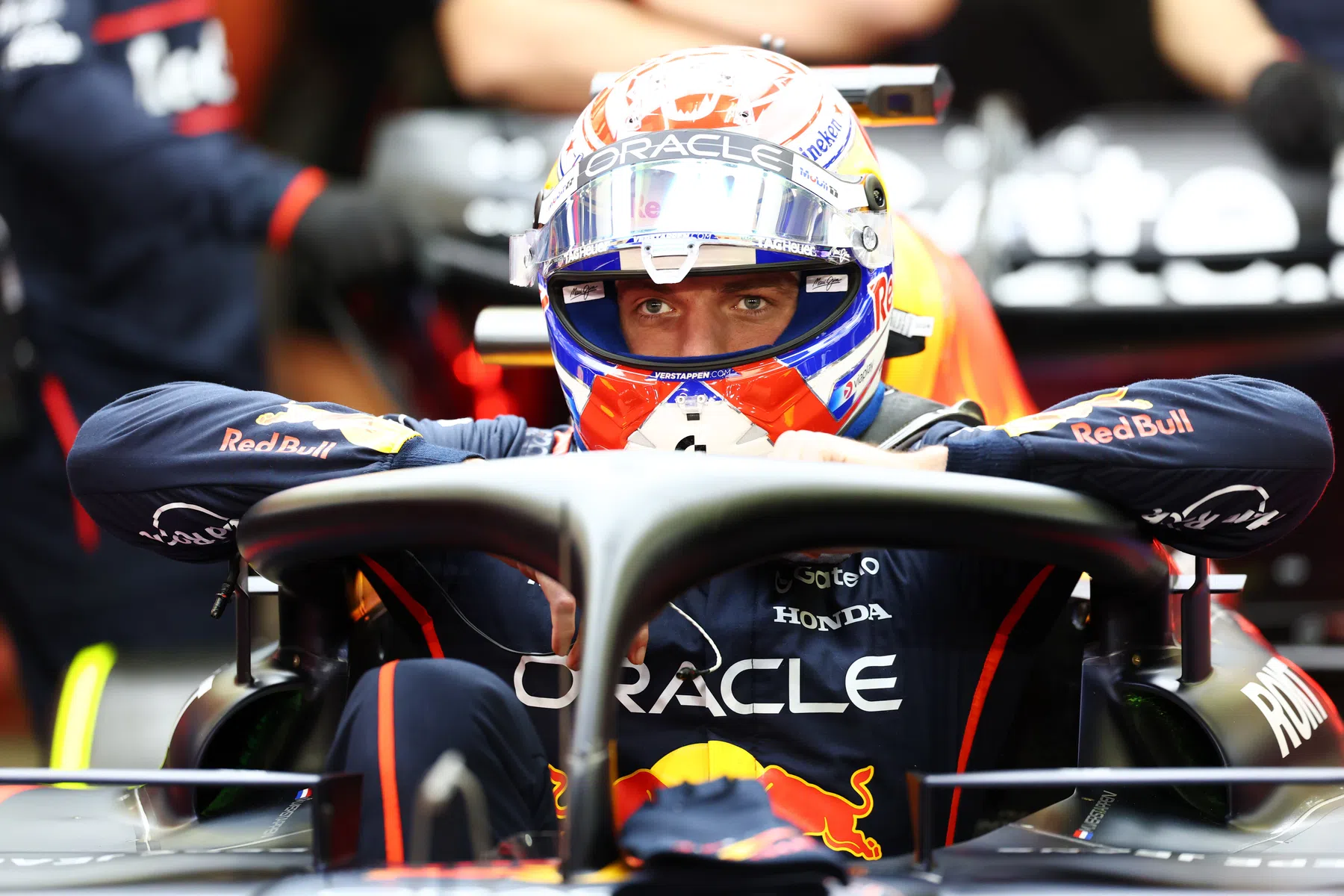 Max Verstappen blikt terug op eerste dag van de test in Bahrein