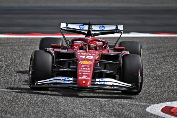 Leclerc aan kop na bizar incident tijdens laatste ochtendsessie Bahrein