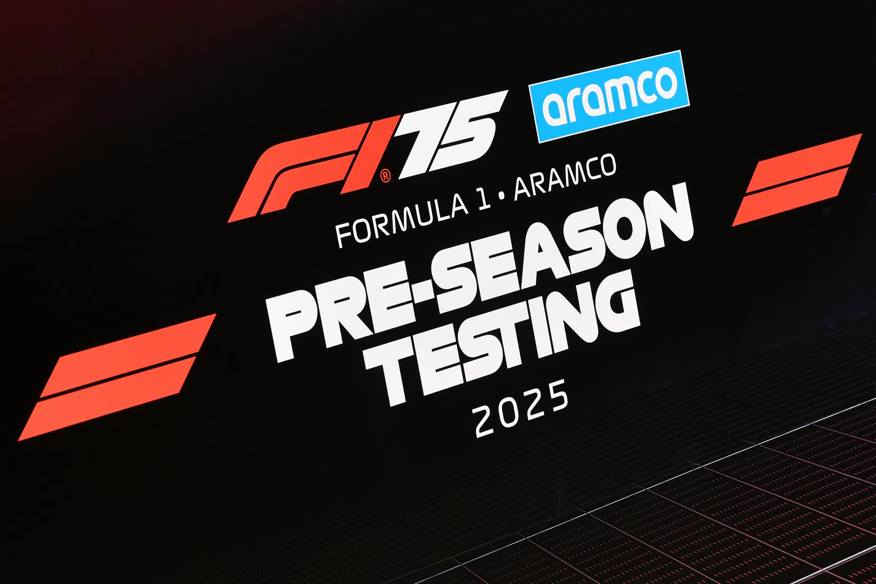 Bizzarra interruzione dei test pre-stagionali di Formula 1 in Bahrain 2025 frammenti di vetro